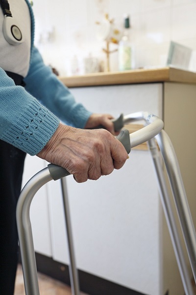 Falls are leading cause of injuries in older Americans